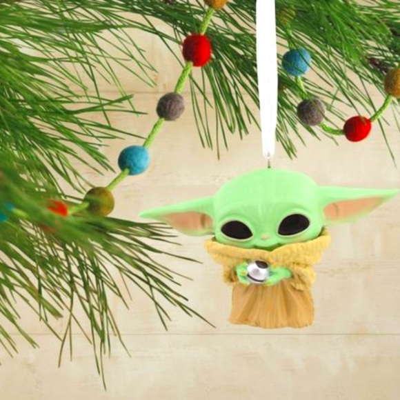 Hallmark Baby Yoda Christmas Ornament NWT - Picture 2 of 6